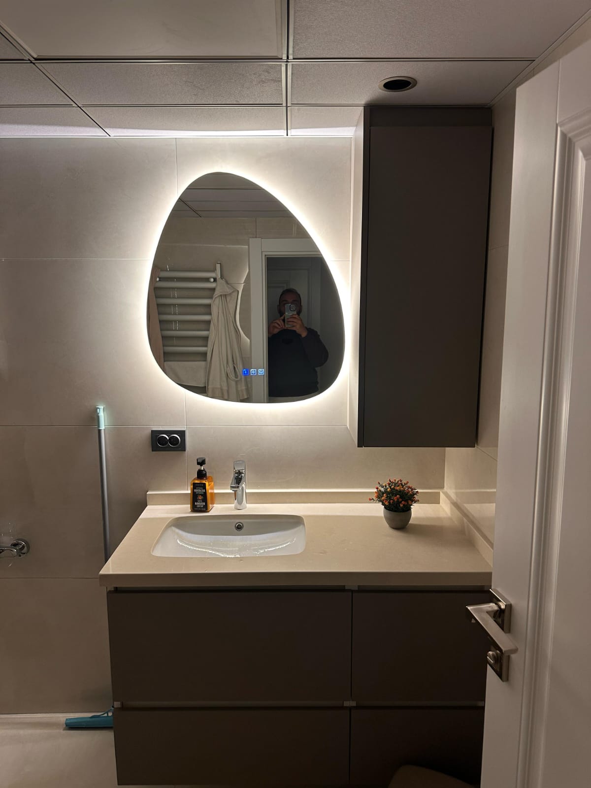 Dokunmatik Tuşlu ve LED Işıklı Elips Banyo Aynası - Gün Işığı – Arven ...